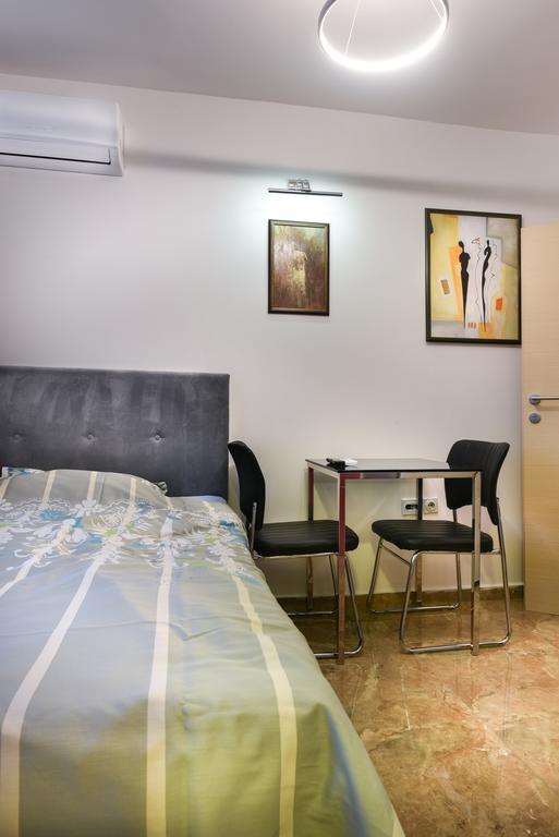 Skopje Deluxe Apartments エクステリア 写真